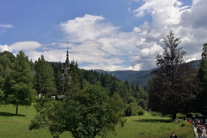 1 Day Castles Tour - Sinaia and Bran - Who should book this castle tour?
