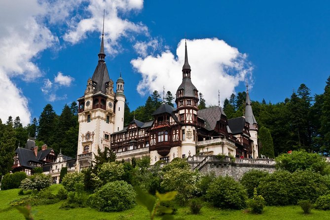 2-Day Private Tour of Transylvania from Bucharest - Sleeping beside Brasov’s main square