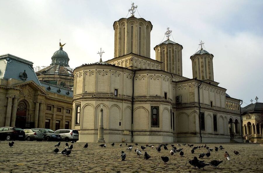 3-Hour Guided Tour of Communist Bucharest - A three-hour pace with one useful break