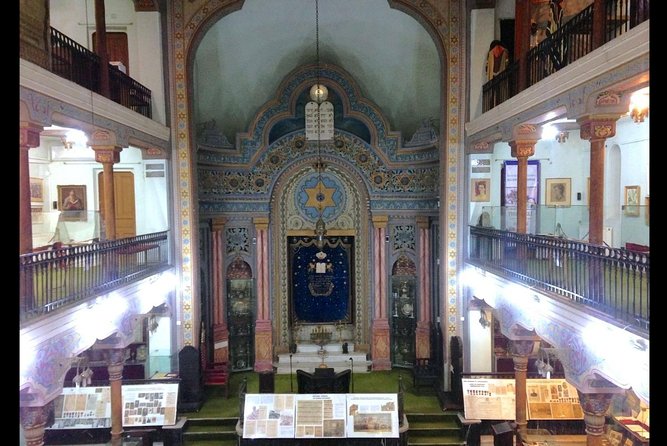 4h Jewish Legacy in Bucharest - Private Tour by Car and Walking - What the guides add
