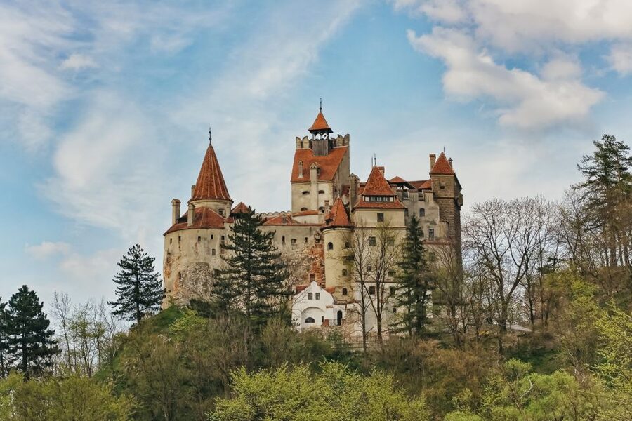7h Dracula's Castle Private Tour from Bucharest - Fast Tour - Entering Bran Castle, the Dracula stop