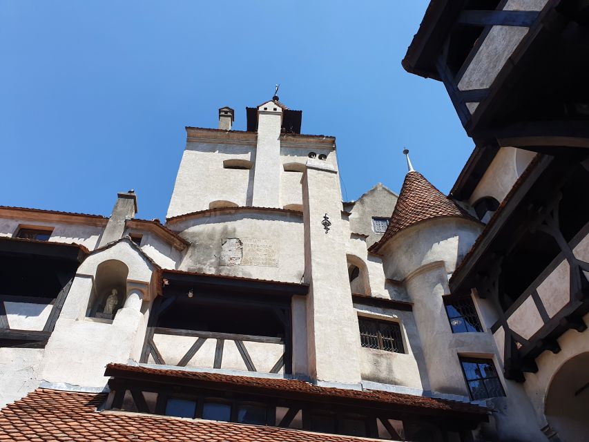 7h Dracula's Castle Private Tour from Bucharest - Fast Tour - How the private guide changes the day
