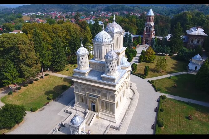 8 Days Private Romania Tour from Bucharest - Day 3: Merry Cemetery and the hard truth of Communism