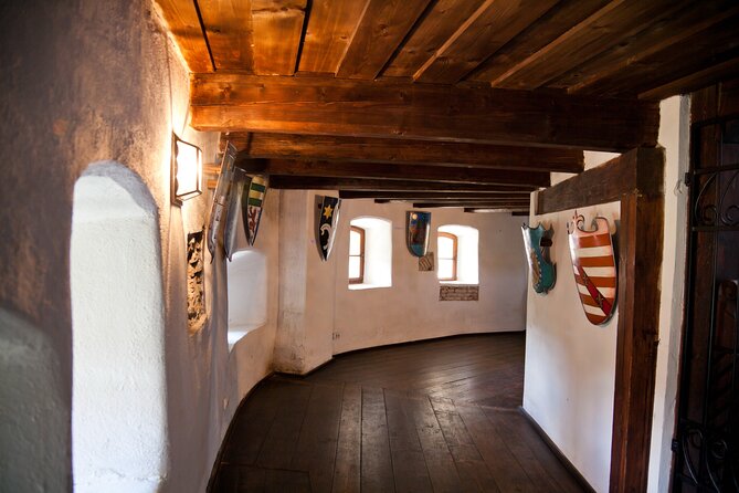 Bears Sanctuary, Dracula Castle and Poiana Brasov-Private day tour from Brasov - Libearty Bear Sanctuary at breakfast time