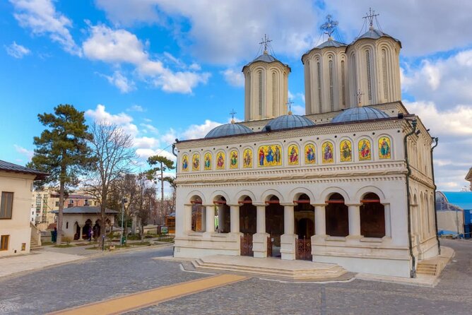 Best Walking Tour of Bucharest's City Center - 2.5 hours - University’s Square and Kilometer 0