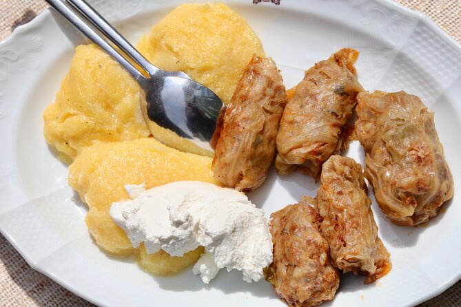 Bite your way through Timisoara - Timisoara's Street Food Tour - Piața Sfântul Gheorghe and the Romanian breakfast pairing