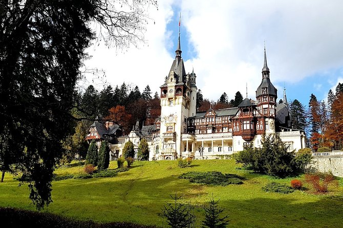Bran Castle & Peles Castle - Premium Private Tour - The guide makes the long day easier