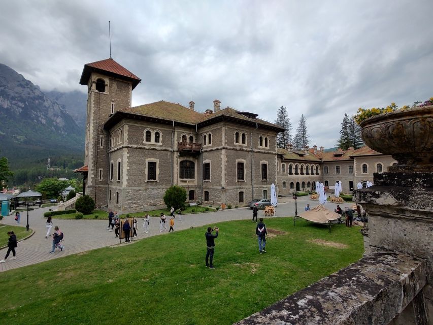 Brasov: Bran, Peles and Cantacuzino Castles Day Tour - Bran Castle and the Dracula story