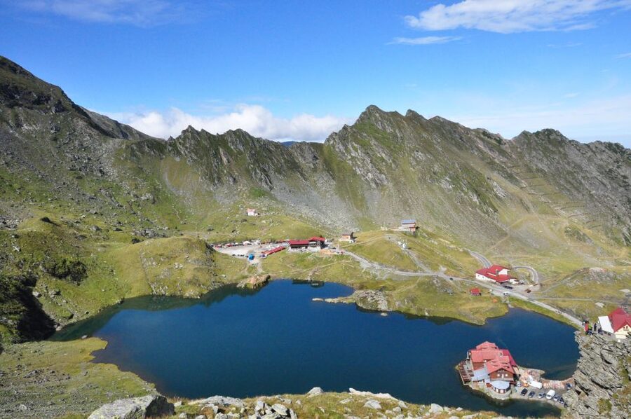 Brasov: Private Fagaras Mountains Trekking Tour - From Brasov to the Transfagarasan Road