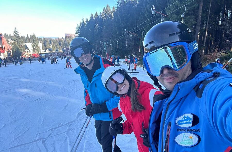 Brasov: Ski Lessons Day Trip For All Ages And Levels - From Brasov to Poiana Brasov in one morning