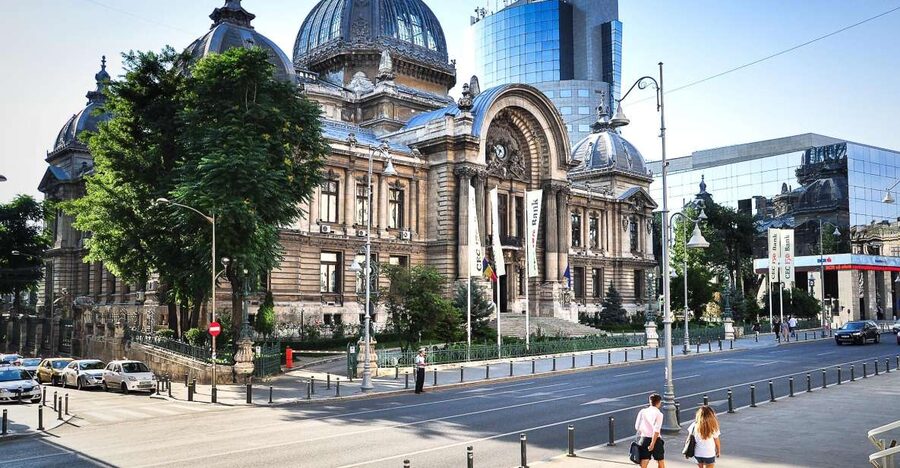 Bucharest: 2-Hour City Highlights Bike Tour - Following Calea Victoriei past royal Bucharest