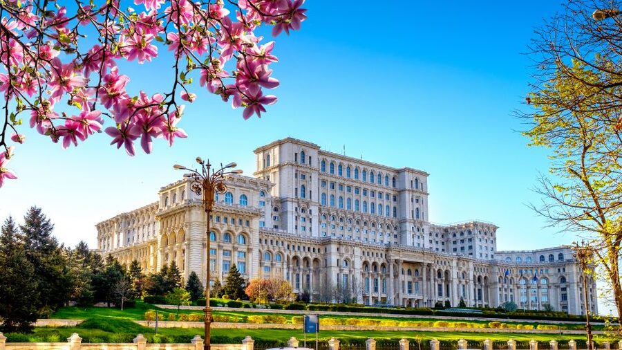 Bucharest: 4-Hour Walking Food Tour in the Old Town - Manuc’s Inn and the old merchant quarter