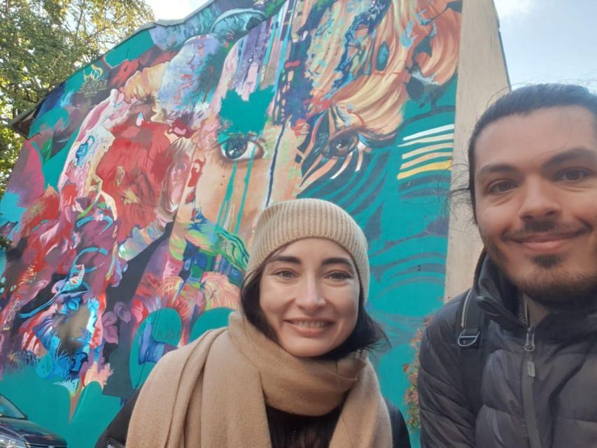 Bucharest: Alternative Sightseeing 2.5-3h-Hour Guided Tour - What the guides add to the walk