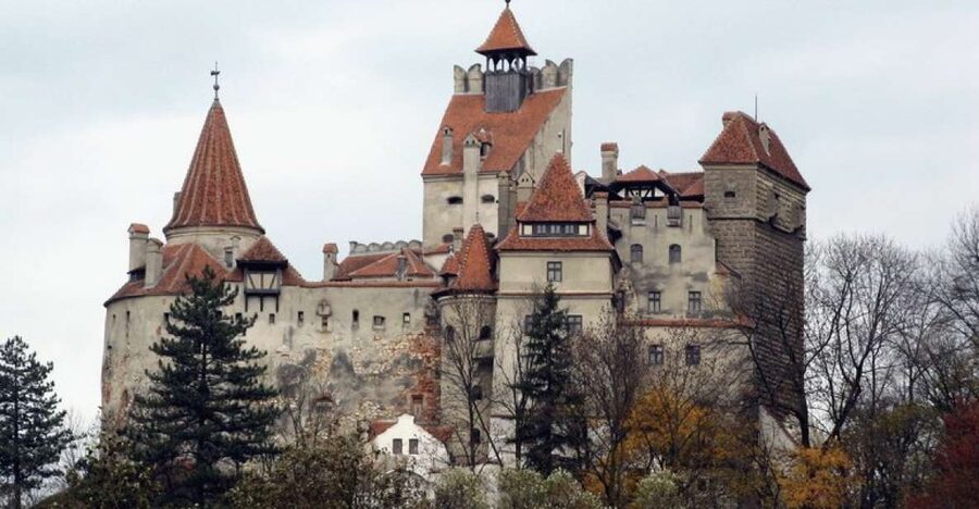 Bucharest: Bran & Peles Castle with Rasnov Citadel Day Trip - Peles Castle and the royal setting in Sinaia