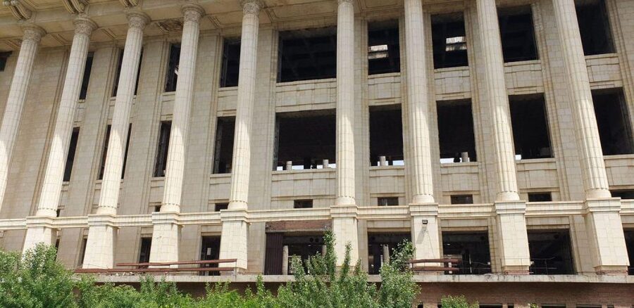 Bucharest by car - full day 'stop and visit' experience - Parks, palaces, and northern Bucharest