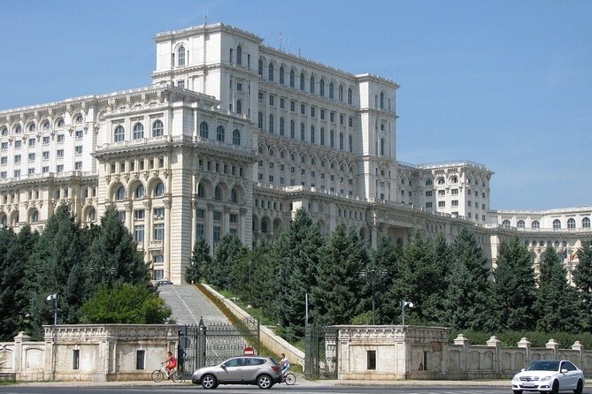 Bucharest City Tour 4h - Palace of Parliament: power on a gigantic scale