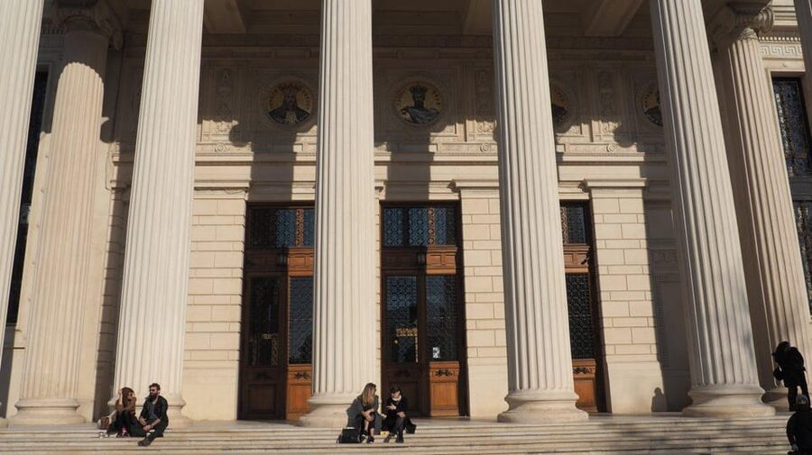 Bucharest city tour by car - From the Triumphal Arch to Herastrau Park