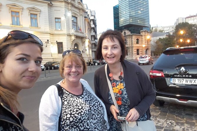 Bucharest: Communism, Revolution & City Highlights Tour - Victory Avenue and the city of old elites