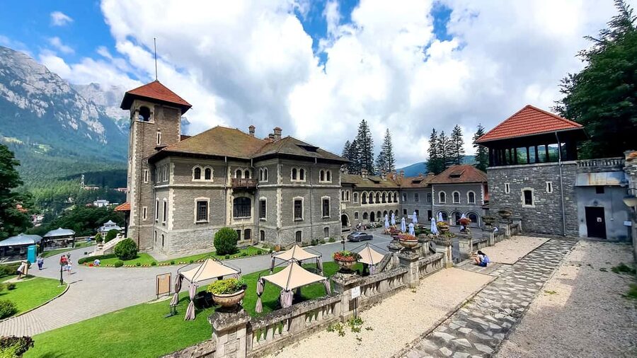 Bucharest: Day Trip 3 Castles Cantacuzino, Peles , Dracula’s - Why This Bucharest Day Trip Works
