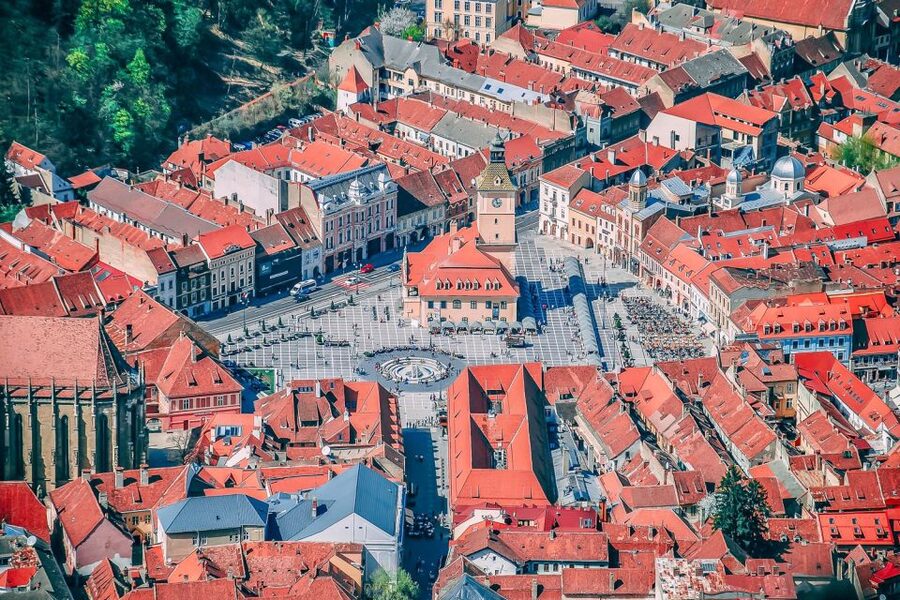 Bucharest: Day Trip to Dracula Castle, Peles Castle & Brașov - The real itinerary is the road between stops