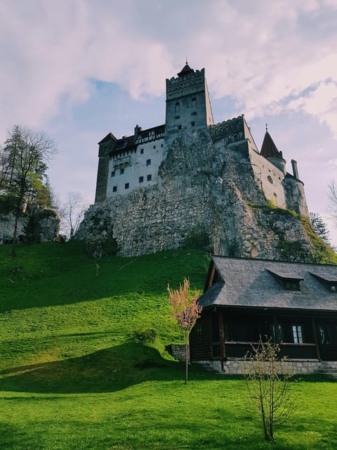 Bucharest: Dracula and Peles Castles For Private - A lunch stop in Sinaia