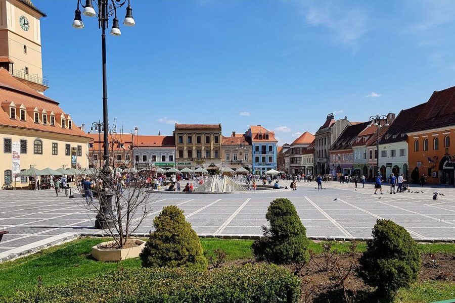 Bucharest: Dracula Castle, Peles Castle & Brasov Old Town - Why the guide can make or break the day