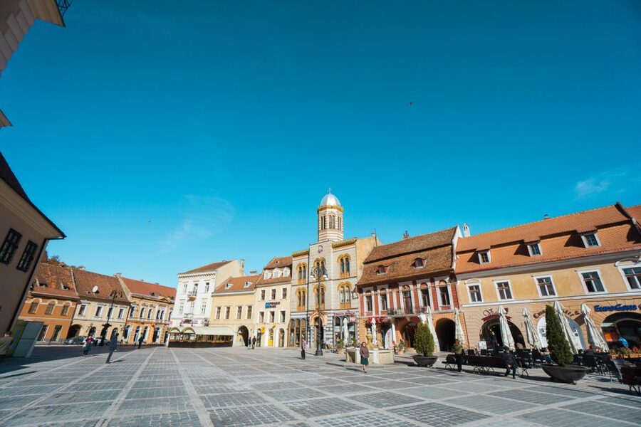 Bucharest: Dracula's Castle, Peles Castle, & Brasov Old Town - Bran Castle and the Dracula connection