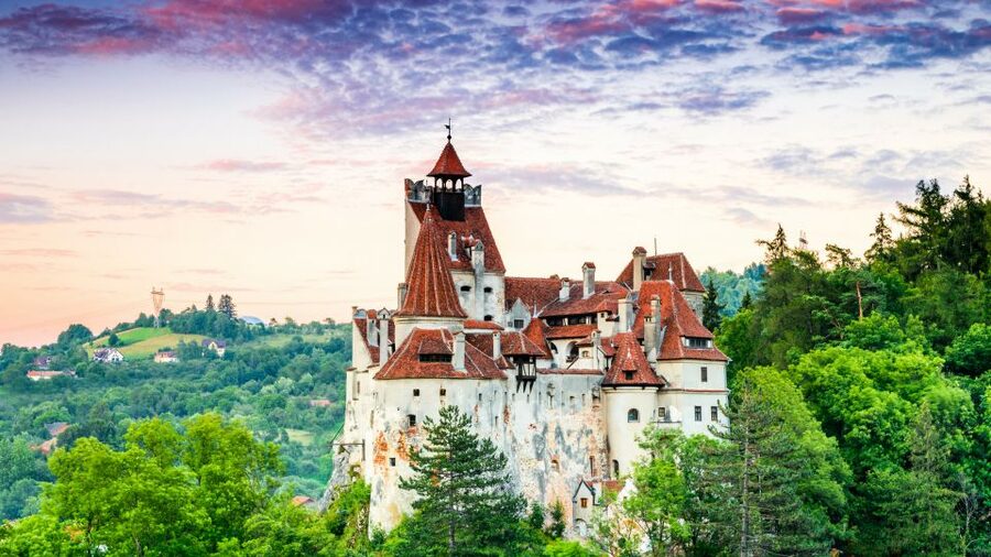 Bucharest: Dracula's Castle, Peles Castle, & Brasov Old Town - Brașov Old Town: the day’s best change of pace