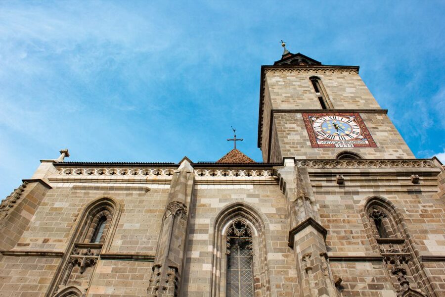 Bucharest: Dracula's Castle, Peles Castle, & Brasov Old Town - Weather, timing, and comfort