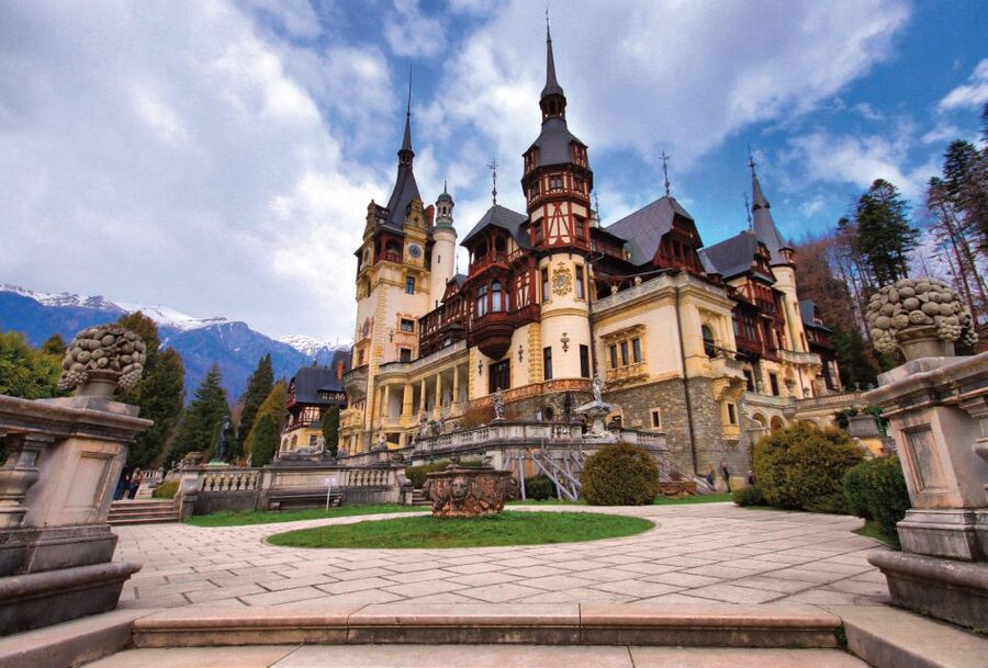 Bucharest: Dracula's Castle, Peles Castle, & Brasov Old Town - Who should book this experience?