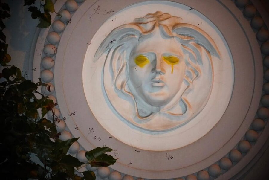 Bucharest: Ghost Stories & Romanian Mythology Walking Tour - Why the guides matter so much
