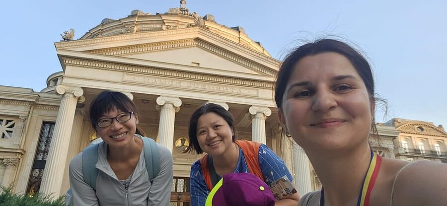 Bucharest: Guided Walking Tour with Romanian Snack - What the guides add to the walk