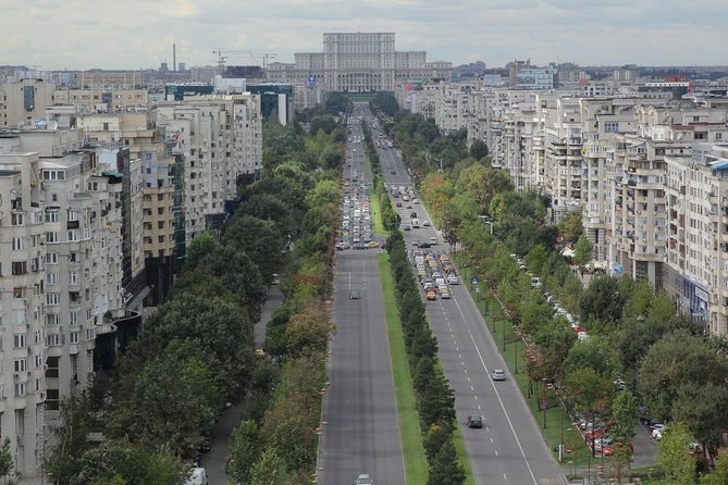 Bucharest Half a Day Bike Tour - The guides are the tour’s main strength