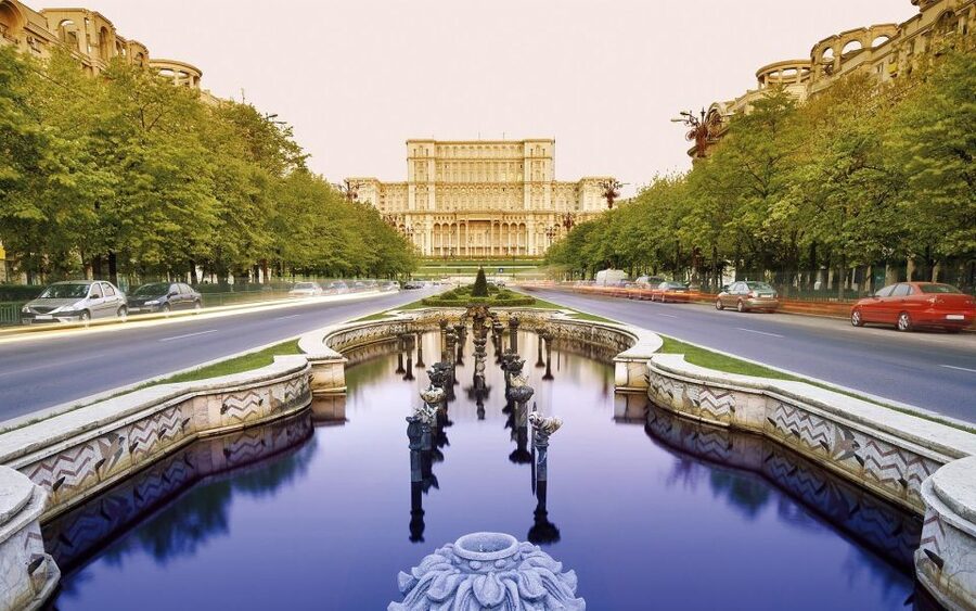 Bucharest: Half Day Bike Tour - Parks, shade, and the mid-tour break