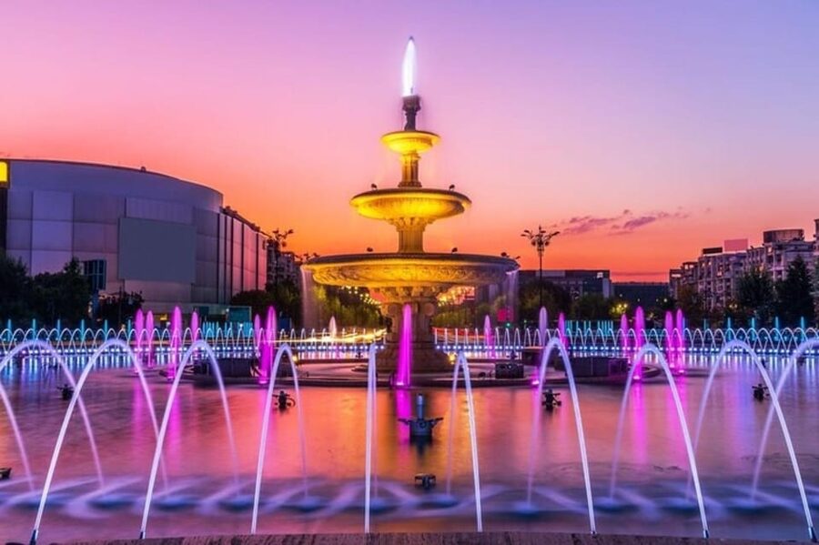 Bucharest : Highlights & Hidden Gems Walking Tour - Hanul Gabroveni and the city of merchants