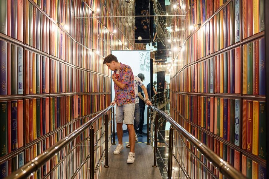 Bucharest: Museum of Senses Entry Ticket - RGB colors, infinite space, and the fear of heights