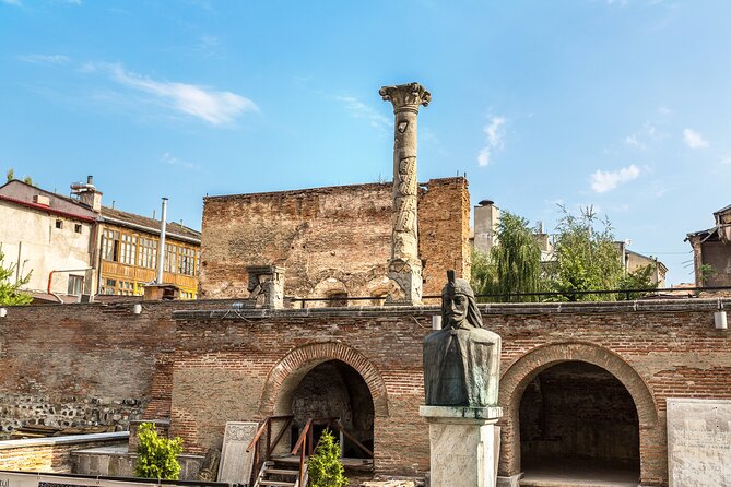 Bucharest Old Centre Tour - Bucharest’s old inns, where trade met city life