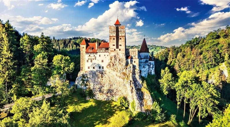 Bucharest: Peles and Bran Castles and Brasov Day Trip - A three-stop sweep through central Romania