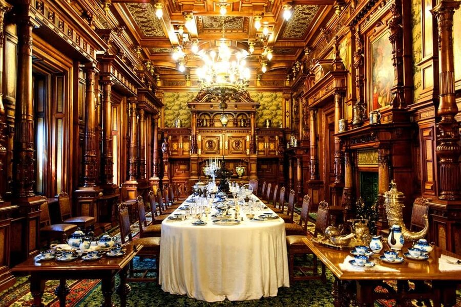 Bucharest: Peles Castle, Bran Castle, & Brasov Old Town Tour - Is the Peles, Bran, and Brasov tour worth booking?