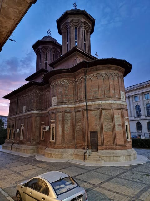 Bucharest: private and exclusive Italian walking tour - What the $53 price gets you