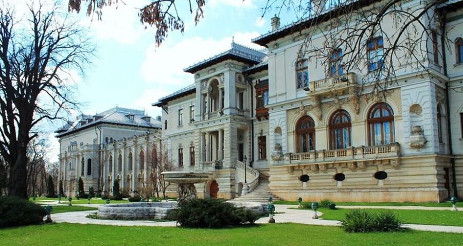 Bucharest: Private Three Neighborhoods Tour by Vintage Car - The route back through major Bucharest sights