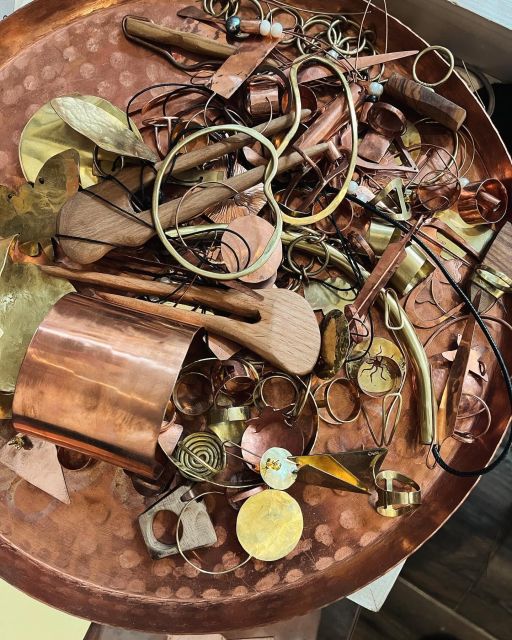 Bucharest: Real Roma Community - Crafting Workshop - Who should book this experience?