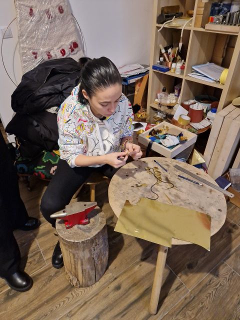 Bucharest: Real Roma Community - Crafting Workshop - A practical way to plan your visit