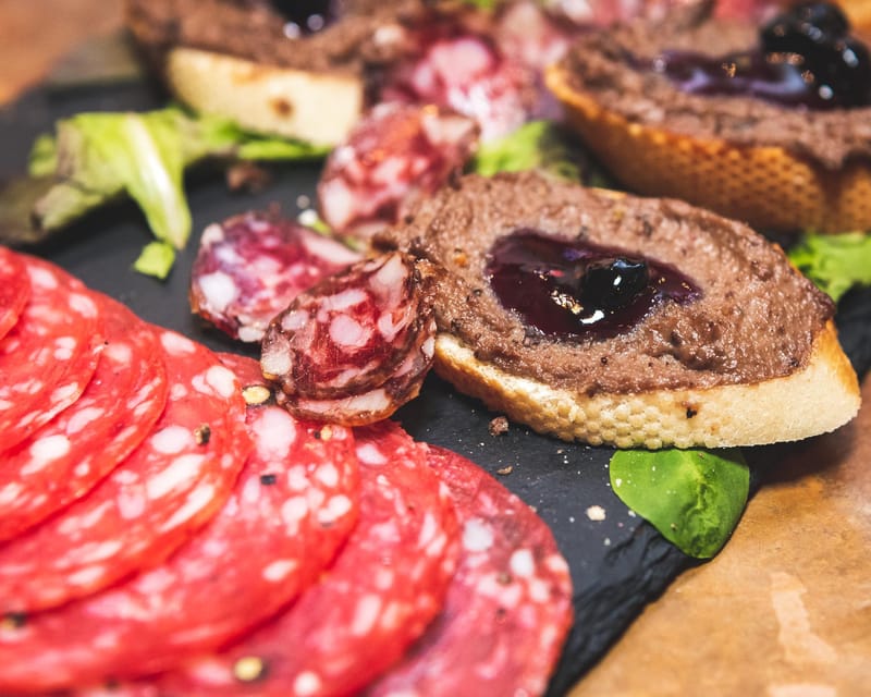 Bucharest: Romanian Spirits Tasting Experience at Corks - Learning how țuică, pălincă, and horincă fit together
