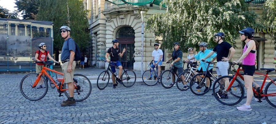 Bucharest Sightseeing Tour - Walking down Victoriei Avenue