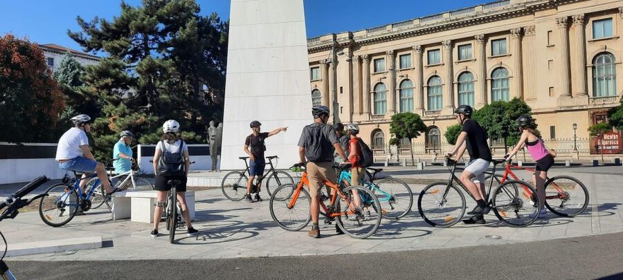 Bucharest Sightseeing Tour - The return through central Bucharest