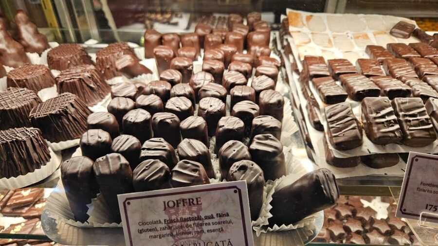 Bucharest: Sweet Delights History and Desserts Walking Tour - Walking Calea Victoriei and finding Little Paris