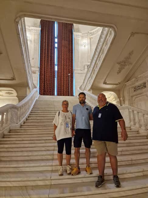 Bucharest: tour in the Parliament in Italian+exterior visit with guide - What the one-hour indoor visit includes