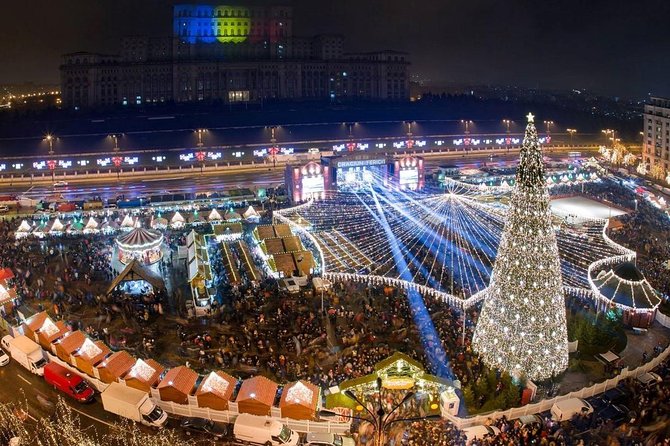 Bucharest: Tour of Christmas traditions & decorations - University’s Square and a Romanian drink