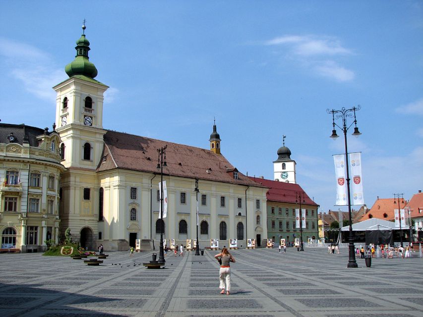 Bucharest: Transylvania and Dracula's Castle 2-Day Tour - Sinaia Monastery and Azuga wine